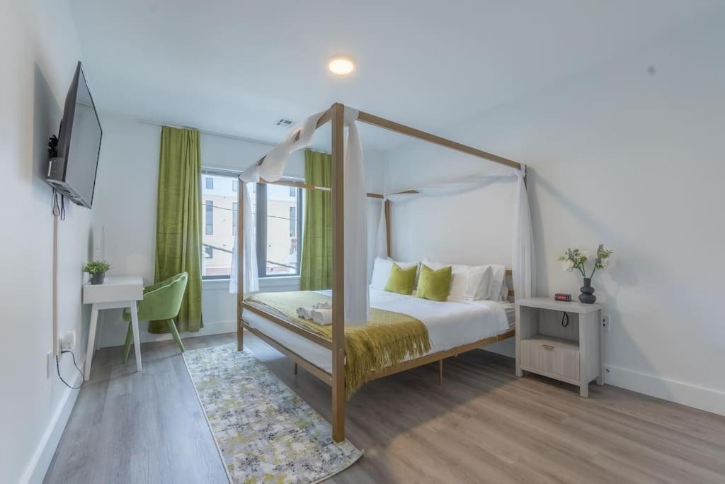 2 Bedroom 2 Bath Suite, Near American Dream And The Airport, Free Parking, King Bed And 2 Queen Beds, Washer And Dryer Orange 외부 사진