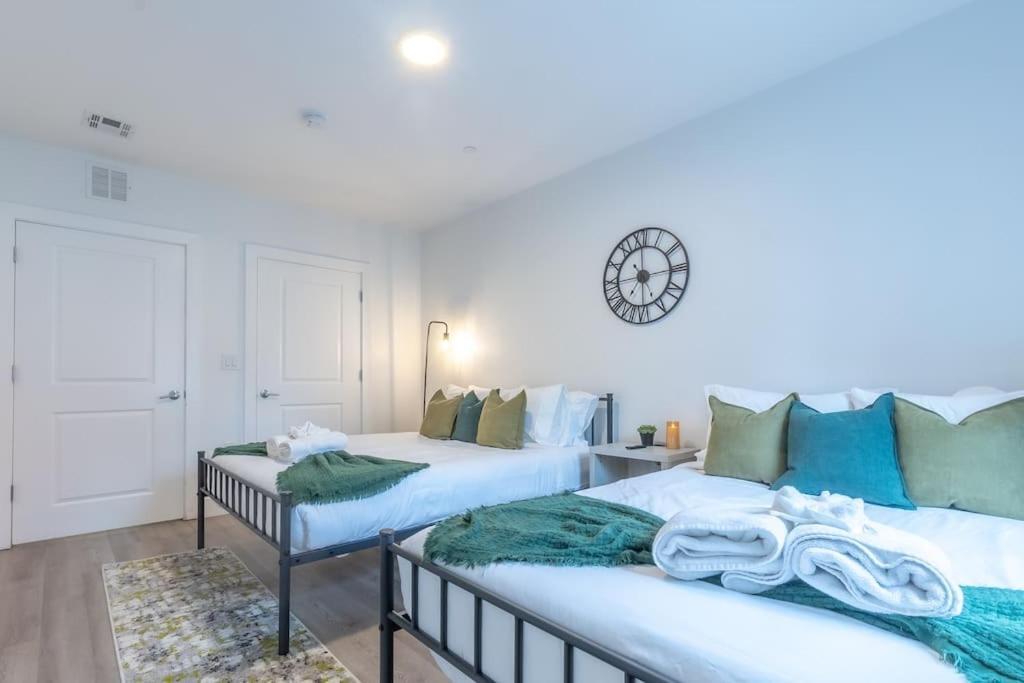 2 Bedroom 2 Bath Suite, Near American Dream And The Airport, Free Parking, King Bed And 2 Queen Beds, Washer And Dryer Orange 외부 사진