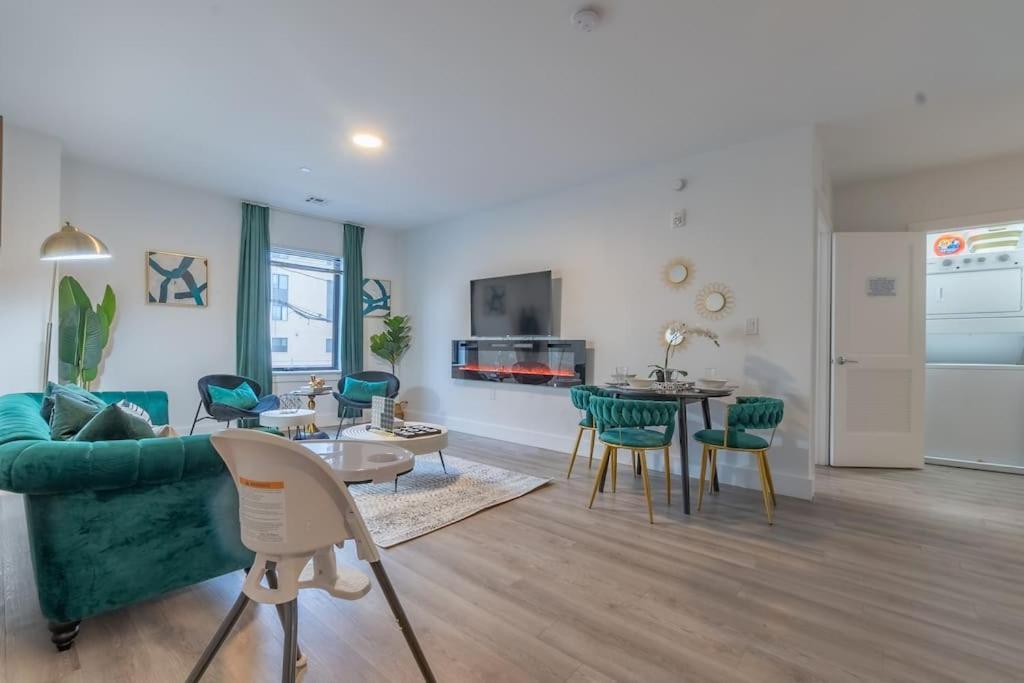2 Bedroom 2 Bath Suite, Near American Dream And The Airport, Free Parking, King Bed And 2 Queen Beds, Washer And Dryer Orange 외부 사진