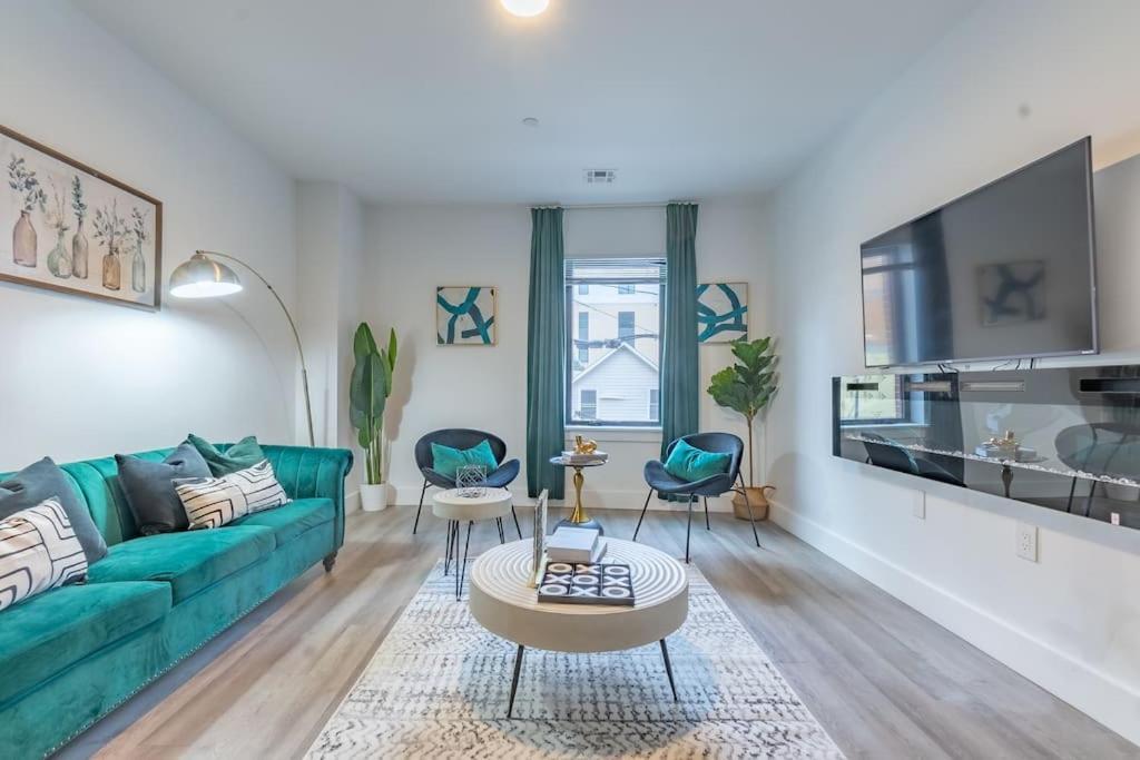 2 Bedroom 2 Bath Suite, Near American Dream And The Airport, Free Parking, King Bed And 2 Queen Beds, Washer And Dryer Orange 외부 사진