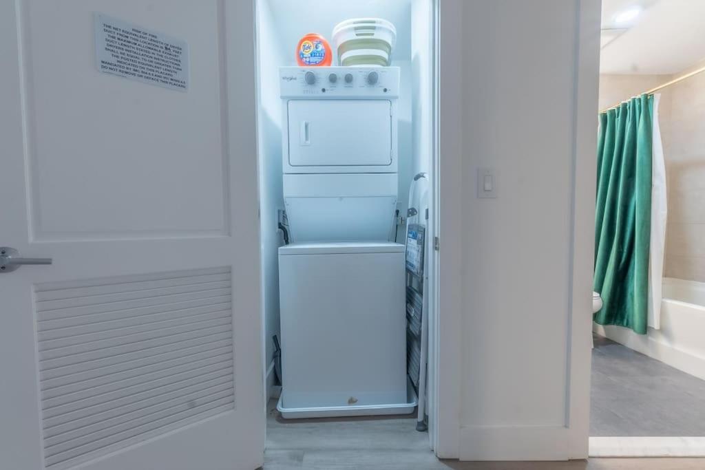 2 Bedroom 2 Bath Suite, Near American Dream And The Airport, Free Parking, King Bed And 2 Queen Beds, Washer And Dryer Orange 외부 사진